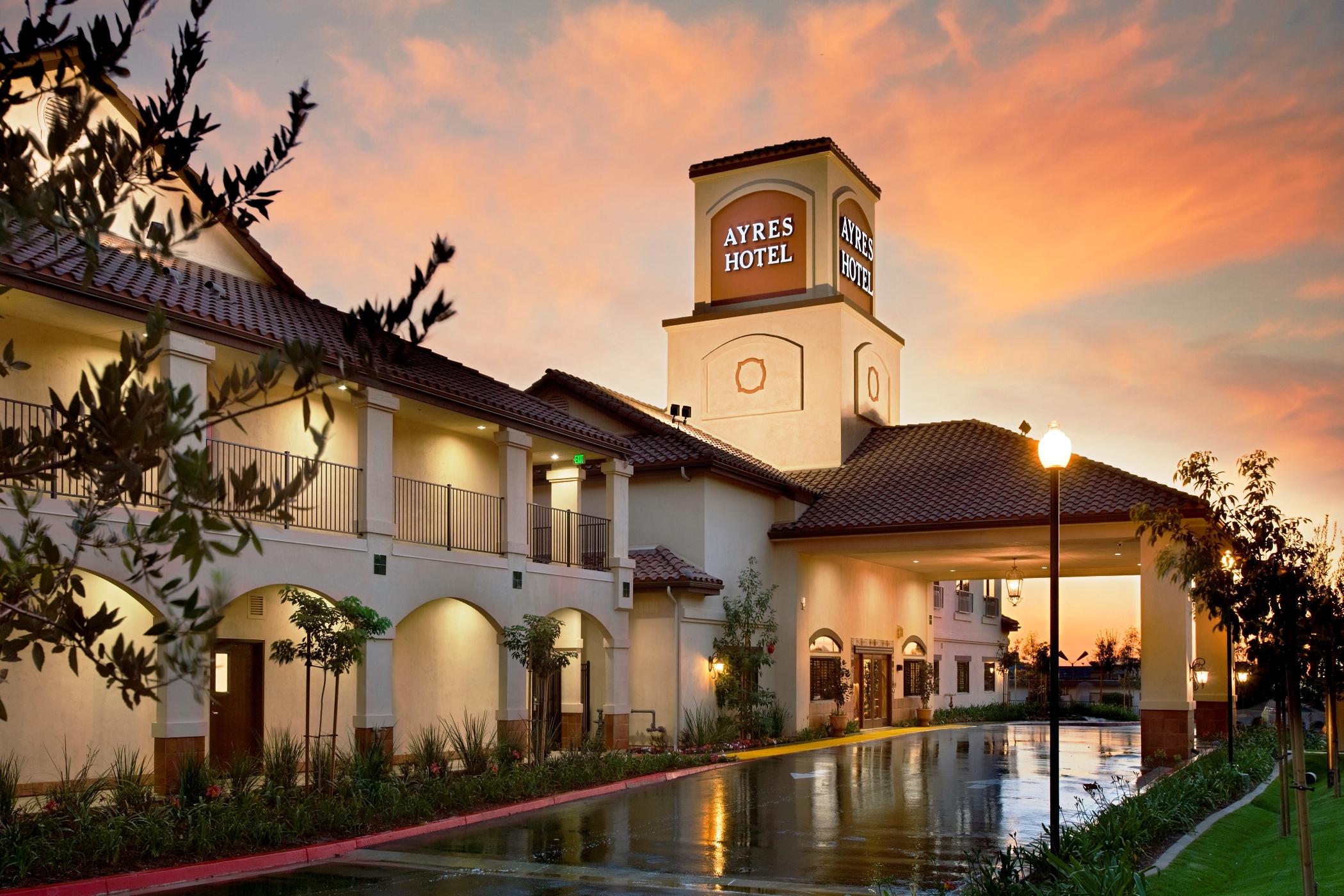 Ayres Hotel Redlands - Loma Linda Екстериор снимка