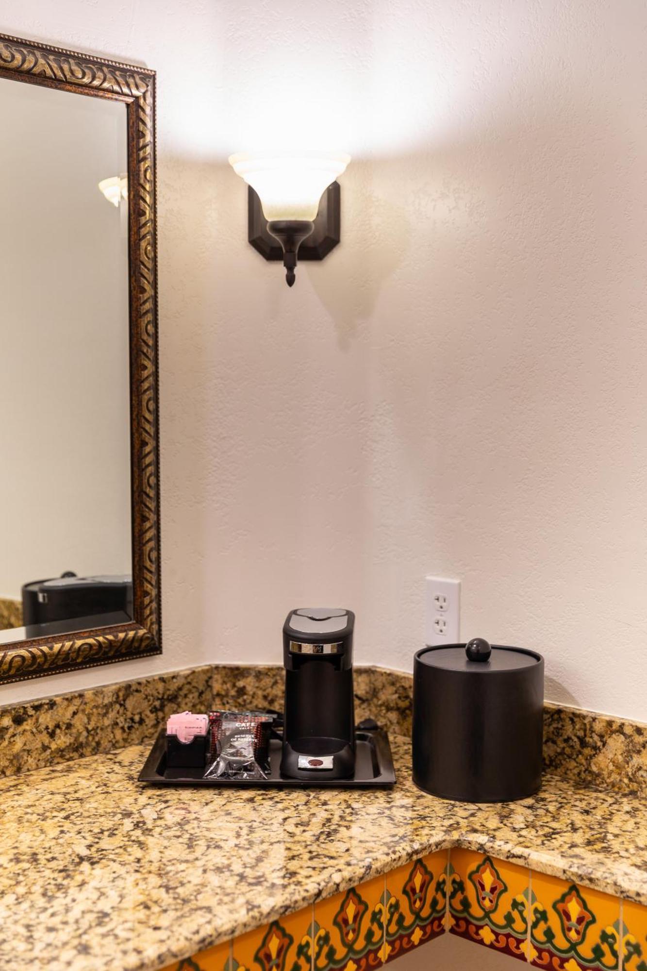 Ayres Hotel Redlands - Loma Linda Екстериор снимка
