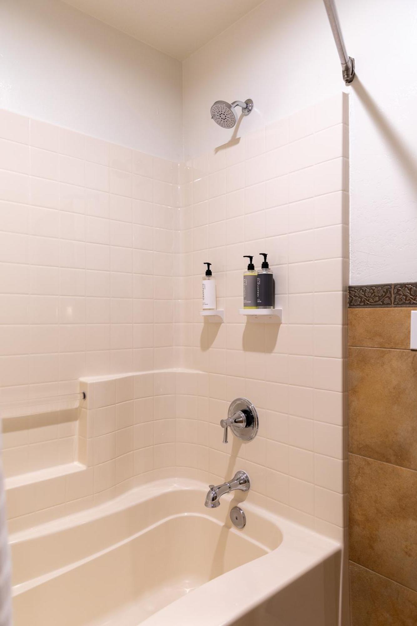 Ayres Hotel Redlands - Loma Linda Екстериор снимка
